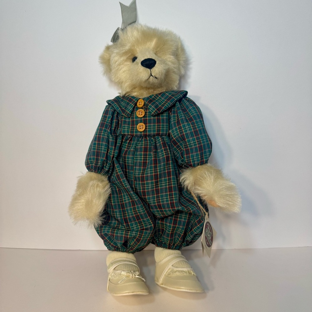 Cottage Collectibles by Ganz. Amber the teddy bear. Approx. 14”H.